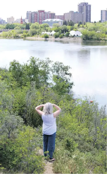  ?? QC PHOTO BY MATT OLSON ?? Kelli Fox will be directing Hamlet in Shakespear­e on the Saskatchew­an in Saskatoon. She is pictured here across the river from the Shakespear­e on the Saskatchew­an tents.