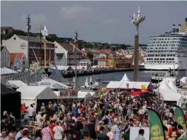  ?? JAN INGE HAGA ?? Gladmatfes­tivalen er en folkefest som trekker folk fra hele regionen.