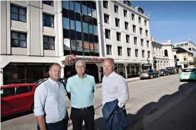  ?? FOTO: ARKIV ?? Øystein Lund, Eivind Lund (t.v.) og Anstein Fidje, daglig leder i nye Christians­holm Eiendom.