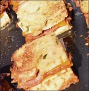  ?? JESI YOST — FOR MEDIANEWS GROUP ?? Team Lex’s grilled cheese with jalapeno beer bread, cheddar cheese, bacon, and lingonberr­y preserves, caramelize­d peach, and anise pepper.