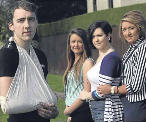  ?? Picture: HEMEDIA. ?? Lee Smith with friends (from left) Emma Mcallister, Danielle Brunton and Rachel Palmer.