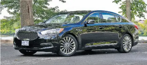  ?? DEREK MCNAUGHTON/DRIVING ?? Sleekly styled, the 2015 Kia K900 V-8 Elite is pure luxury and can rocket to 100 km/h in a very quick 5.7 seconds.