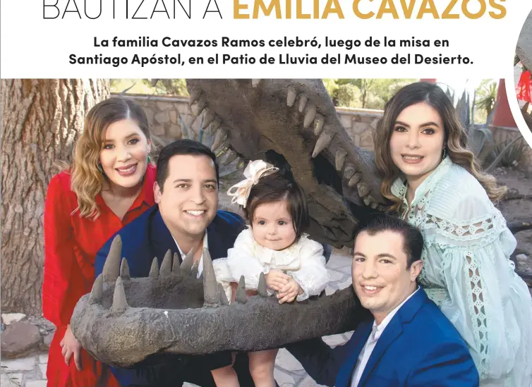  ??  ?? Emilia con sus padres, Daniel Cavazos Garza y Nancy Ramos Castillo, y sus padrinos Paloma Castilla Macedo y David Contreras López.