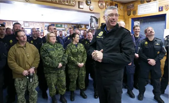  ?? PAUL WATSON/TORONTO STAR ?? Rear Admiral John Newton rallies the troops at the Royal Canadian Navy’s Atlantic fleet diving unit. He aims to lead Canada’s long-term plan to press its sovereignt­y claims in the Arctic.