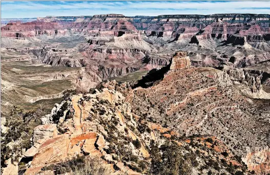  ??  ?? Traversing the Grand Canyon ranks as one of the trail’s top highlights.