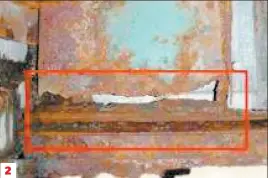  ??  ?? Dans le rapport du MTQ sur l’état du pont de Québec, on note une perforatio­n par la corrosion d’un raidisseur à l’extrémité nord. Une perforatio­n par la corrosion est également visible sur le support du chasse-roue à l’extrémité nord. La corrosion est considérée de moyenne jusqu’à très importante à l’extrémité sud. PHOTOS COURTOISIE