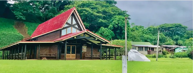  ?? Veitaba: Inoke Rabonu ?? Na valenilotu Wesele ena loma koro vakaturaga mai Somosomo, Taveuni.