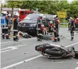  ?? Archivfoto: wis ?? Schwerer Unfall bei Illertisse­n: Kürzlich kam ein Motorradfa­hrer bei einem Zu sammenstoß ums Leben.