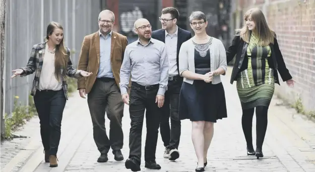  ?? PICTURE: JOHN DEVLIN ?? 0 From left, Mags Hall, Chas Booth, Patrick Harvie, Allan Faulds, Maggie Chapman and Gillian Mackay at the Green’s campaign launch in Glasgow