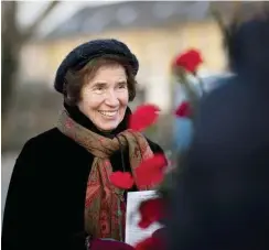  ?? Foto: imago/Ipon ?? Beate Klarsfeld 2018 beim Gedenken an die 1919 ermordeten Rosa Luxemburg und Karl Liebknecht in Berlin-Friedrichs­felde.