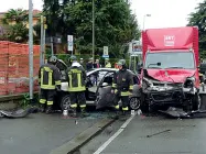  ?? Il dramma ?? L’auto sulla quale ieri mattina viaggiavan­o le tre sorelle De Falco e che è finita contro un muretto (Navarro)