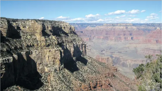  ?? PHOTOS: MICHAEL BERNARD/ VANCOUVER PROVINCE ?? Arizona’s Grand Canyon, stretching 445 kilometres, offers spectacula­r panoramic views, particular­ly at dawn and sunset. The South Rim is about a four-hour drive from Phoenix and is a popular area for tourists.