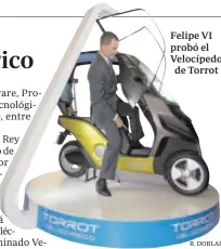  ?? R. DOBLADO ?? Felipe VI probó el Velocípedo de Torrot