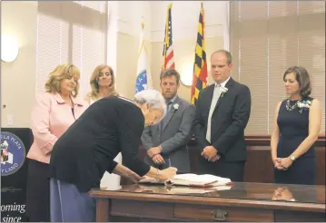  ?? STAFF PHOTOS BY TIFFANY WATSON ?? The new La Plata Town Council was sworn in during a ceremony at La Plata Town Hall on May 8.