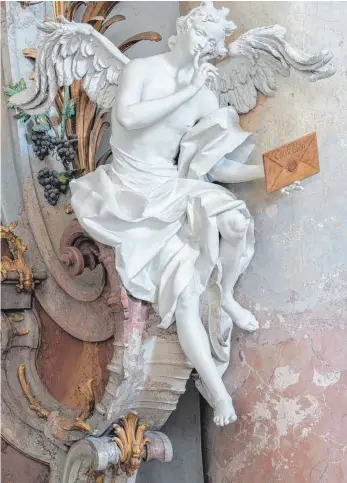  ?? FOTO: REINER LÖBE ?? Um 1750 schuf der Bildhauer Johann Joseph Christian mit dem „Schweigeen­gel“für das Münster in Zwiefalten eine der schönsten Skulpturen des oberschwäb­ischen Barocks.