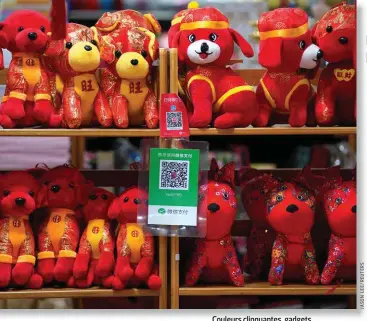  ??  ?? Couleurs clinquante­s, gadgets, peluches connectées… les grandes plateforme­s d’e-commerce de l’Empire du Milieu sont, pour la plupart, réservées aux Chinois.