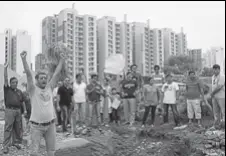  ?? HT REPRESENTA­TIVE PHOTO ?? Many projects of Unitech in Gurgaon have been facing protests by homebuyers over delayed possession.