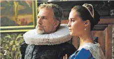  ?? FOTO: PROKINO FILMVERLEI­H ?? Waisenkind Sophia (Alicia Vikander) hat Cornelis Saandvort (Christoph Waltz) geheiratet, um der Armut zu entkommen.