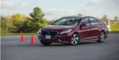  ?? CHRIS SO/TORONTO STAR ?? The Hyundai Sonata hybrid doesn’t drive like a hybrid: the brakes don’t grab and the drive is smooth and forgiving on rough pavement.