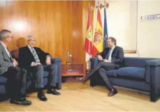  ?? ?? Núñez de reunió ayer con Unicef; en la imagen, con Joaquín Sánchez Garrido