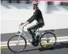  ?? Photo / Jason Oxenham ?? E-bikes are increasing­ly popular on city streets.