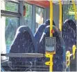  ?? FOTO: SCREENSHOT FACEBOOK. ?? Lassen Sie sich nicht täuschen, in diesem Bus sind noch Plätze frei.