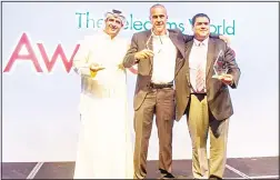  ??  ?? Zain Group, Jordan and KSA representa­tives showcase their respective awards.