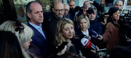  ??  ?? Il vertice Il governator­e Luca Zaia, la dottoressa Francesca Russo e l’assessore alla Sanità, Manuela Lanzarin, al termine della riunione della task force nella sede della Protezione civile di Marghera