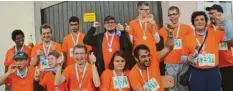  ?? Fotos: Tanja Ferrari ?? Das Team der Regens-Wagner-Werkstätte hat sich beim 400- und beim 1000-MeterLauf versucht.