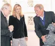  ?? FOTO:STADT NEUSS ?? Januar 2016: Meisner mit Uta Husmeier-Schirlitz und Bert Gerresheim im Sels-Museum.