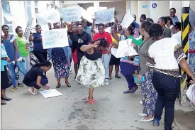  ?? (File pic) ?? RFM Hospital workers during one of the pickets. However, this is not to suggest that these workers are directly linked to the article.