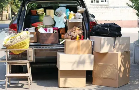  ?? SHUTTERSTO­CK ?? First things first when getting your home ready to sell. Before you add a coat of paint or upgrade the kitchen, clean the closets and get rid of the clutter.