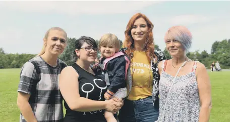  ??  ?? Julie Parkin’s sisters sisters Abbey Ord, Rebecca Burnett, niece Nyssa Oxley and Jane Oxley.