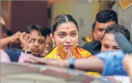  ?? KUNAL PATIL/HT ?? Actress Deepika Padukone after offering prayers at the Siddhivina­yak temple in Mumbai on Tuesday ahead of the release of her movie, Padmaavat.