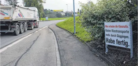  ?? FOTOS: PATRICK LAABS ?? Vor allem die Genehmigun­g von Kiesabbau im Offenland durch das Regierungs­präsidium ärgert Rainer Ohmacht und seine Mitstreite­r.