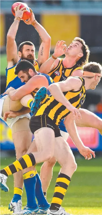  ?? Picture: GETTY ?? Josh Kennedy marks for the Eagles at the MCG on Sunday.