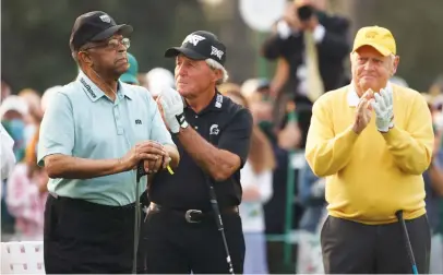  ?? Picture: AFP ?? GOLFING LEGENDS. Honorary starters Lee Elder (left), Gary Player and Jack Nicklaus during the opening ceremony prior to the start of the first round of the Masters at Augusta National Golf Club yesterday.