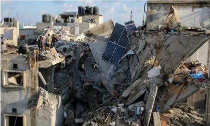  ?? ?? A house in Rafah damaged by an Israeli airstrike. Photograph: Hatem Khaled/Reuters