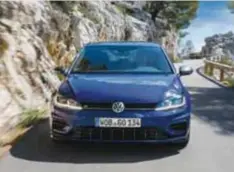  ?? | VOLKSWAGEN ?? El frontal presume un afilado corte al estilo europeo. Los grupos ópticos montan tecnología de última generación LED.