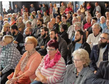  ?? FOTO: THOMAS SEEBER ?? Die Sitzung des Sulzbacher Stadtrates lockte zahlreiche Besucher in die Aula.