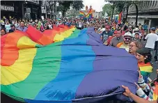  ??  ?? MARCHAS. La comunidad gay está organizada en todo el mundo.