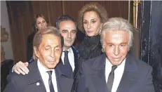  ??  ?? Valentino Garavani, Lorenzo Castillo, Naty Abascal y Giancarlo Giammetti durante un encuentro en España.