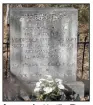 ?? (Democrat-Gazette file photo) ?? A gravemarke­r identifies Thomas Jefferson’s grandson, Meriwether Lewis Randolph, who is buried southeast of Gurdon (Clark County) off a deer hunting path.