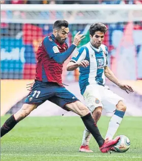  ?? FOTO: GETTY ?? Enric Gallego y Cabrera, en el partido jugado el 8 de marzo en El Sadar, una pesadilla