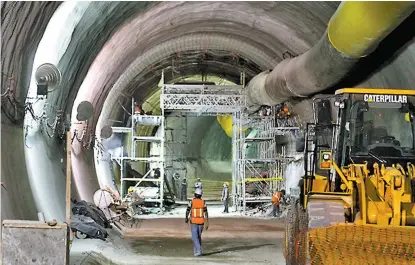  ??  ?? El túnel más largo conectará las estaciones Periférico y Valentín Campa.