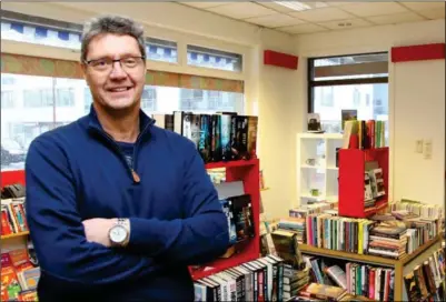  ?? FOTO: TORREY ENOKSEN ?? Etter å ha vaert i familiens eie i over 35 år, ønsker Kenneth Skårdal at andre skal overta Lyngdal bokhandel.