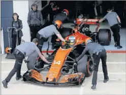  ??  ?? DIFICULTAD. Monza exigirá mucho al motor Honda del McLaren.