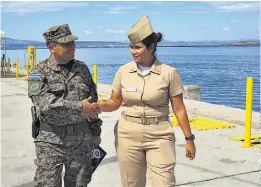  ??  ?? Apertura. Beatriz Núñez expresó sobre su experienci­a: “Ojalá se abra la brecha para que más oficiales navales (mujeres) puedan realizar lo mismo”.