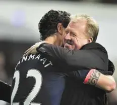  ?? Reuters ?? Upward move Newcastle United manager Steve McClaren celebrates with Daryl Janmaat after the game against Tottenham on Sunday.