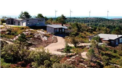  ?? FOTO: ROALD ANKERSEN ?? – Vi har jobbet i motvind hele tiden, sier Rolf Atle Kristoffer­sen om hyttene på Høyland i Lindesnes.